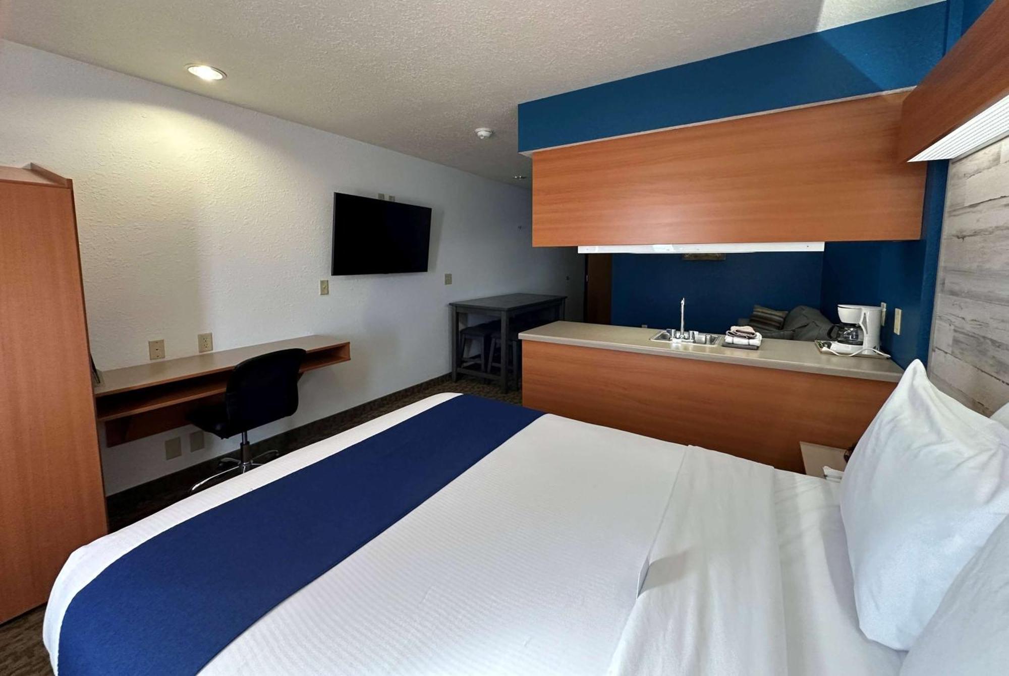 Microtel Inn & Suites Tomah Exterior photo