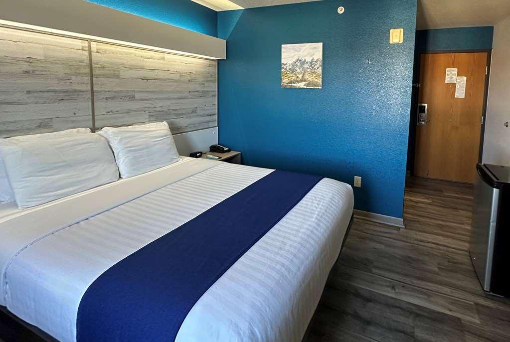 Microtel Inn & Suites Tomah Room photo