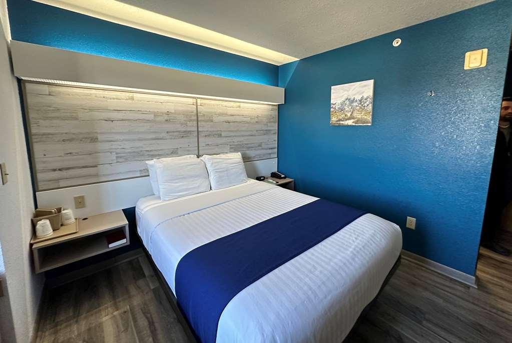 Microtel Inn & Suites Tomah Room photo