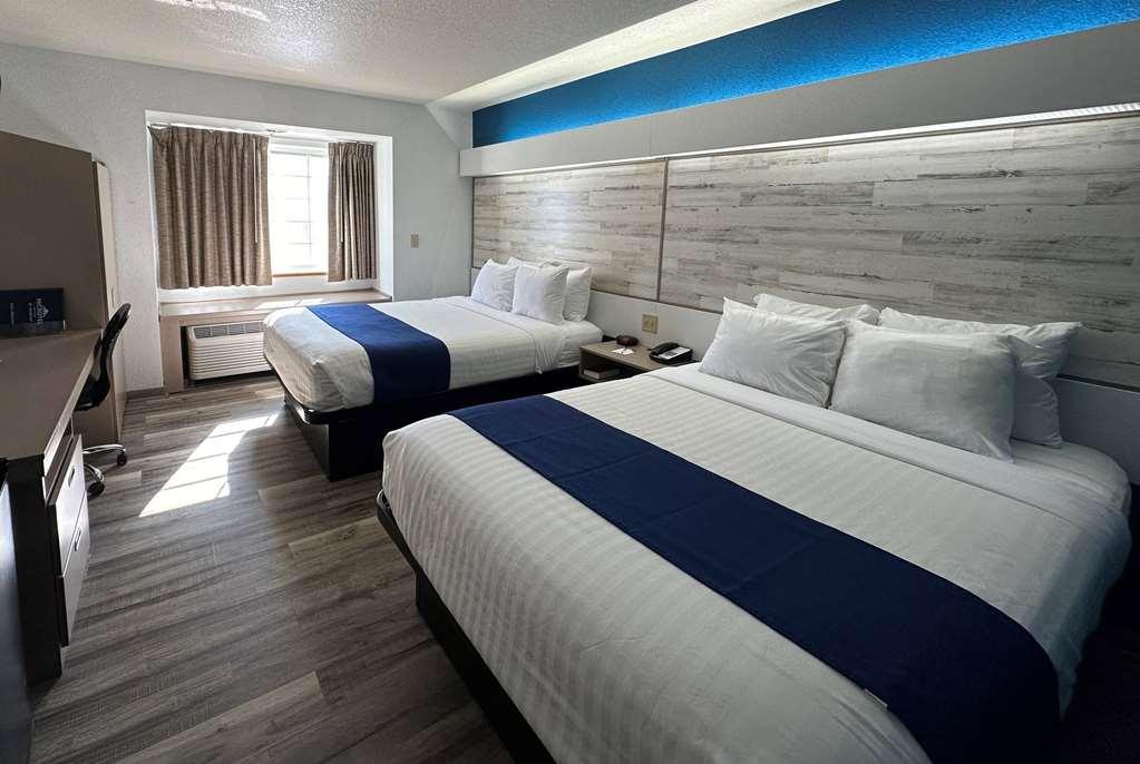 Microtel Inn & Suites Tomah Room photo