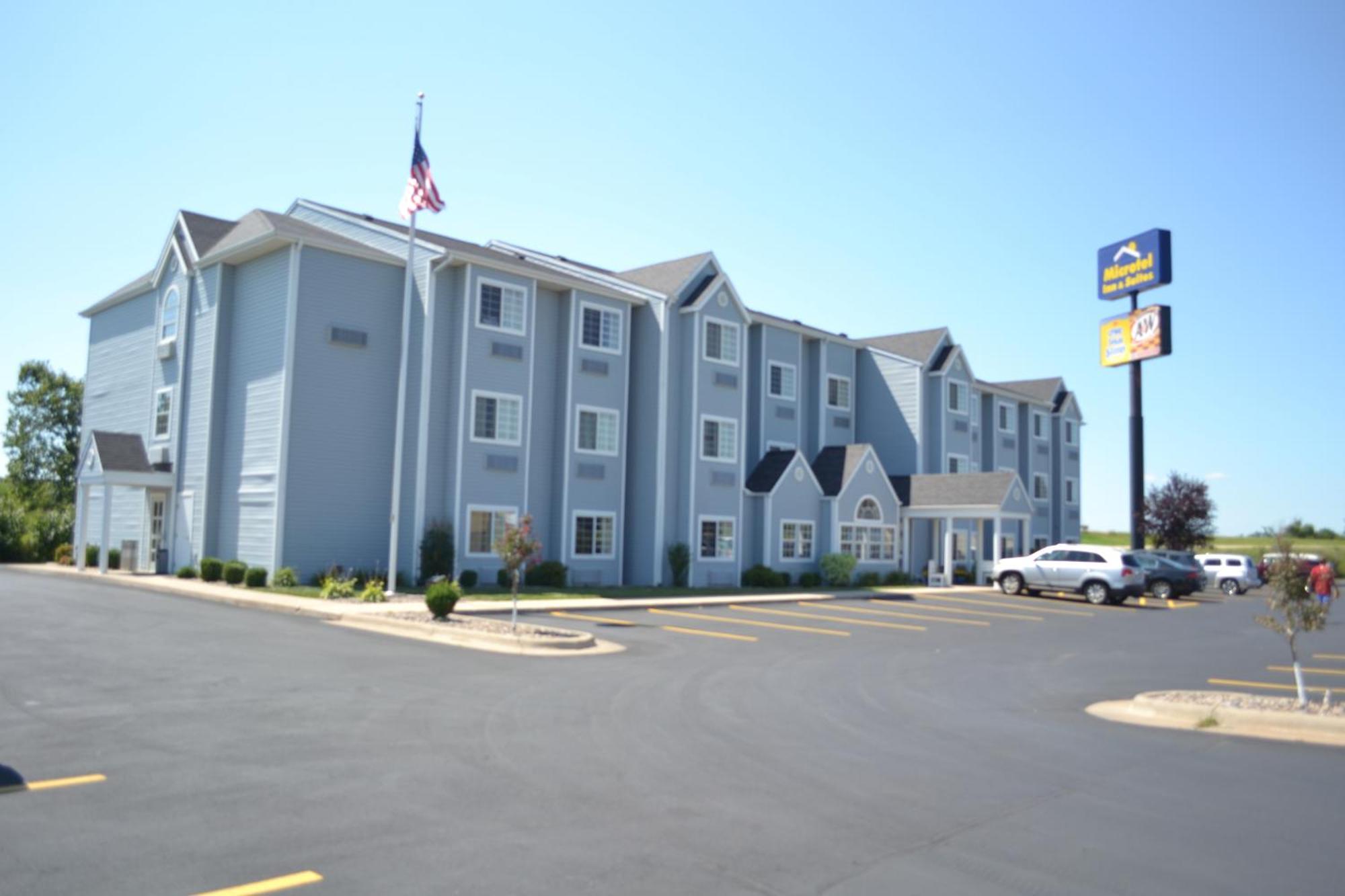 Microtel Inn & Suites Tomah Exterior photo